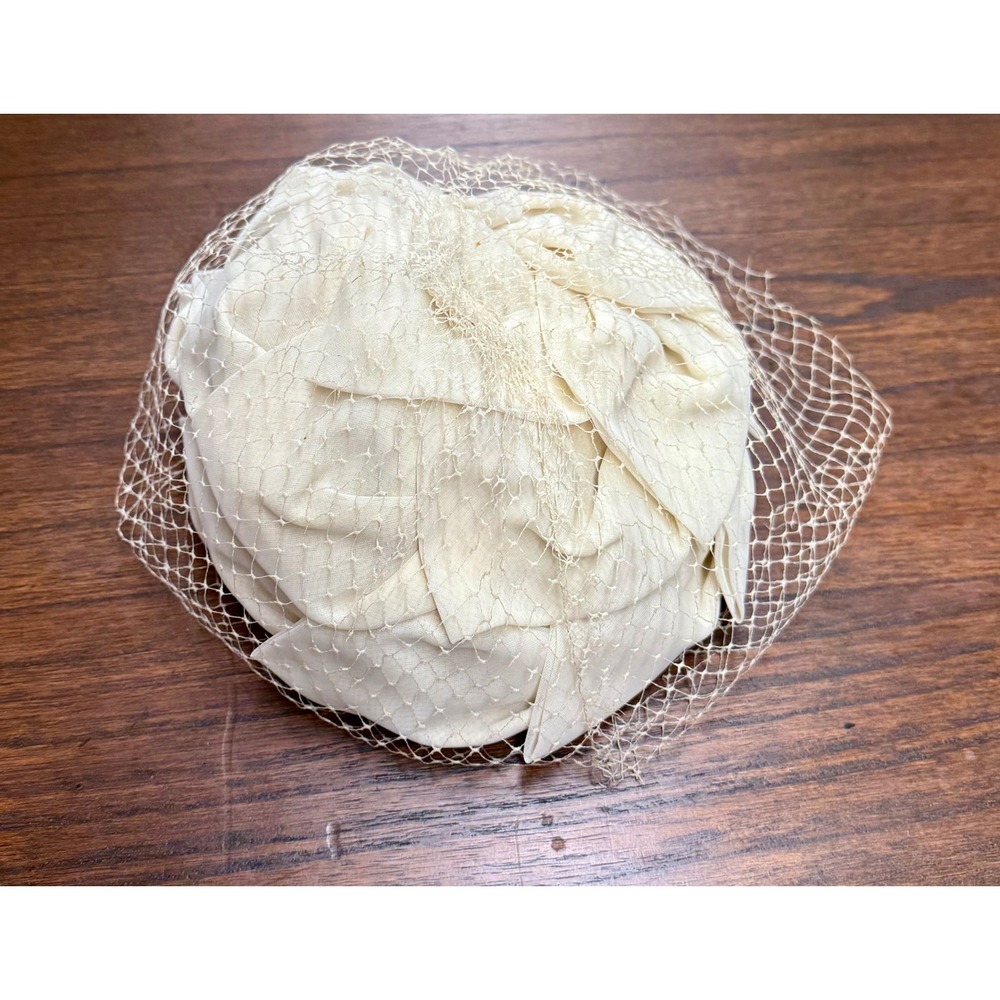 Vintage Ivory Satin Pillbox Hat with Veil Bridal Special Occasion - Picture 13 of 17